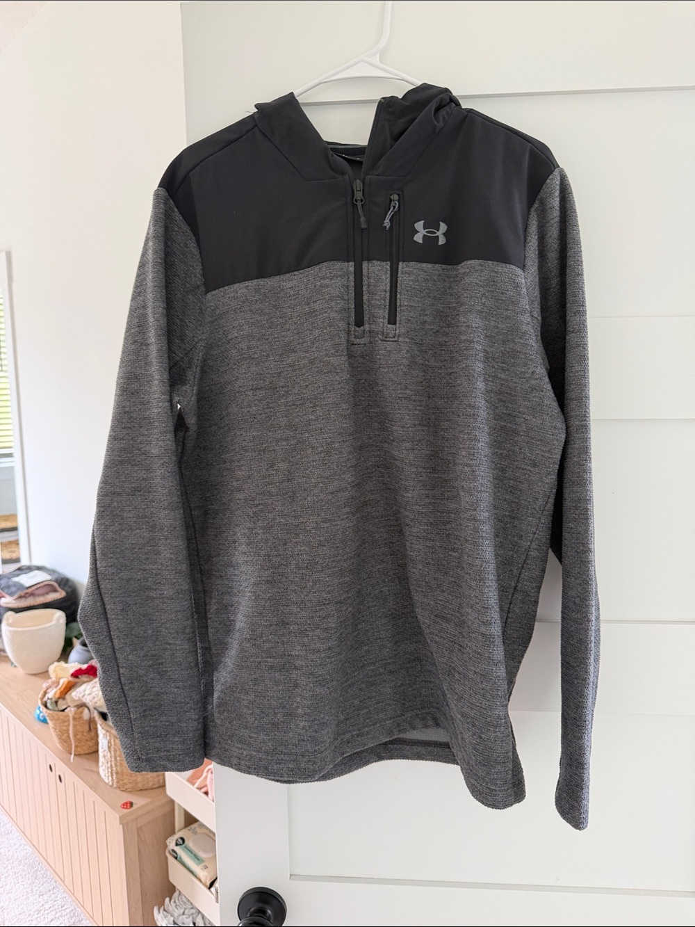 Under Armour Gray & Black Quarter-Zip Hoodie